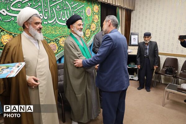 اجتماع باشکوه، حضور پرشور جوانان و خدمات متنوع فرهنگی و اجتماعی در مصلای بزرگ امام خمینی (ره)