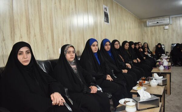 مراسم تقدیر از دانش‌آموزان هنرمند اسلامشهری با حضور امام جمعه شهرستان
