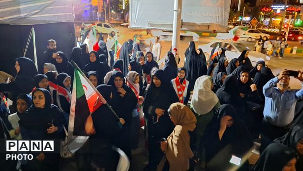 سفیران سلامت ناحیه شش در میدان دانشجو گرد هم آمدند