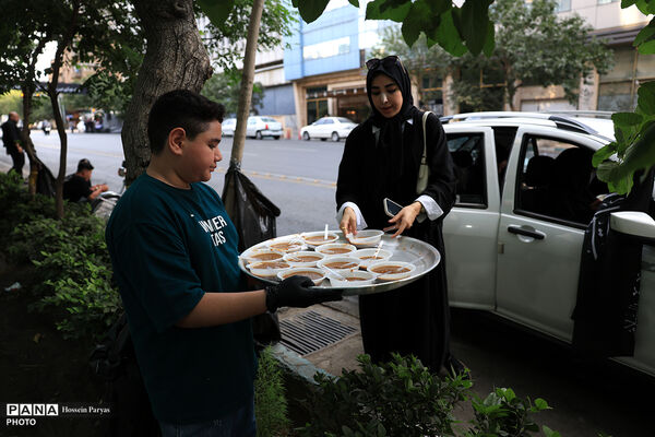 موکب وزارت آموزش و پرورش از از زائران و تشییع‌کنندگان پیکر رهبر شهید