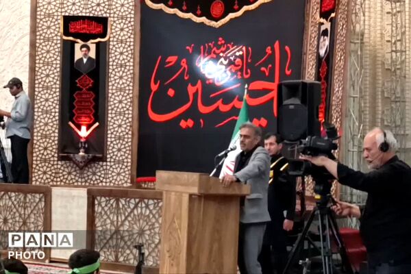 نوجوانان عاشورایی در حرم شاهچراغ(ع) - 1