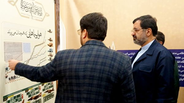 نمایشگاه «در لباس سربازی»