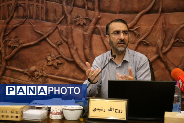 نشست روح الله رشیدی عضو شورای شهر تبریز با اصحاب رسانه