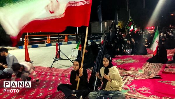 حال و هوای حسینیه شهدای شهر بار در اولین شب محرم 