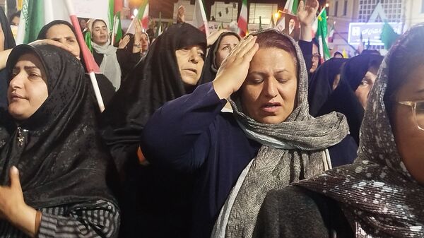 فیروزآباد وفادار به رهبر شهید