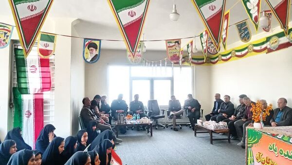 جشن دهه فجر در مجتمع فرهنگی، آموزشی و خوابگاهی حضرت فاطمه معصومه (س) دیشموک