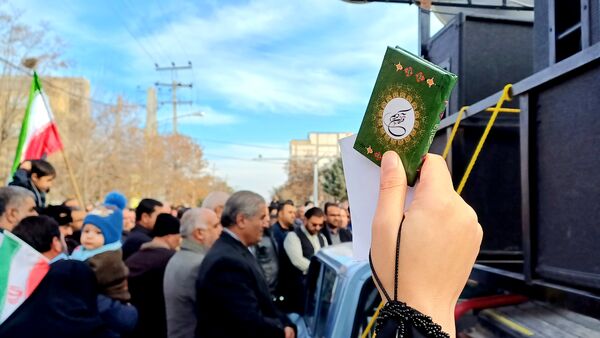 هم صدایی مردم رزن برای سرکوب اغتشاشات 