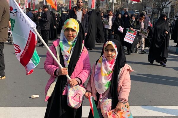 حضور اقشار مختلف شهرری در جشن پیروزی انقلاب 