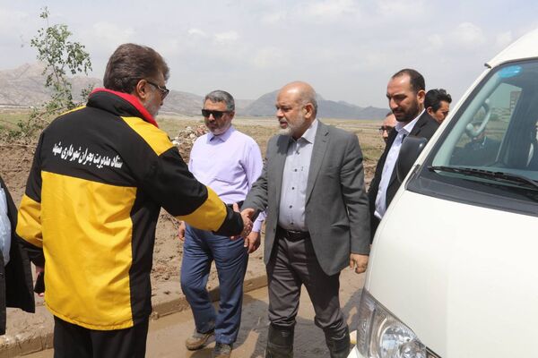 بازدید وزیر کشور از روند بازگشایی و خدمت‌رسانی در مناطق سیل‌زده مشهد
