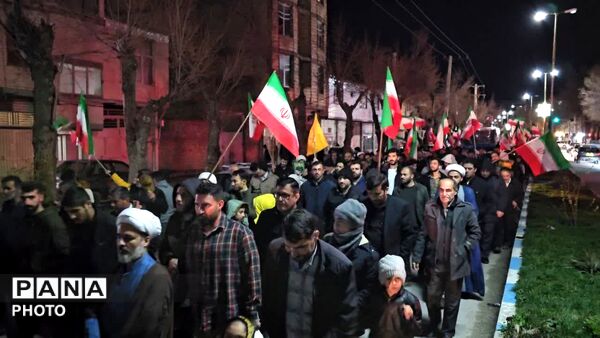 حضور حماسی فرزندان حاج قاسم در زیر باران؛ تجدید میثاق با آرمان‌ها