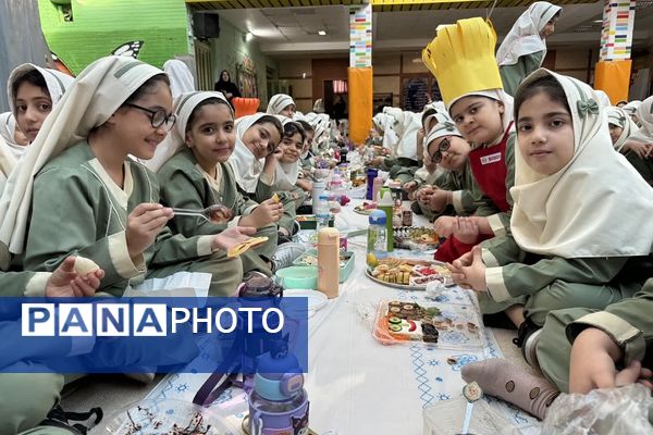 برگزاری مراسم صبحانه سلامت در دبستان نیلوفر رفیعی ناحیه دو شهرری 