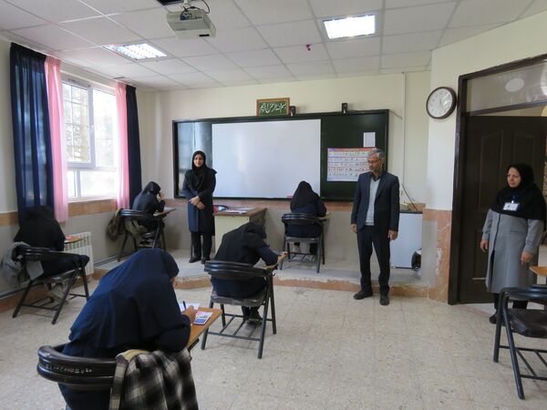 امتحانات نوبت اول در شهرستان‌های خلیل آباد و کاشمر