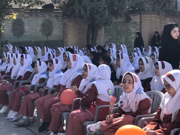 شکفتن لاله‌های دانش در دبستان حضرت رقیه کوهدشت؛ آغاز سال تحصیلی با شمیم ایثار و مقاومت