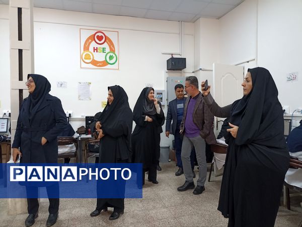 بازدید کارشناسان فحک از هنرستان فلسطین