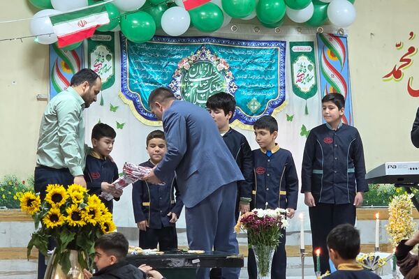 جشن میلاد با سعادت حضرت مهدی موعود(ع)در دبستان حاج همت بهارستان ۲