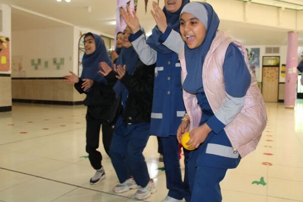 صبحگاه شاد مدارس دخترانه استان اصفهان در قالب طرح «نوجوان شاد ایرانی (نشا)»