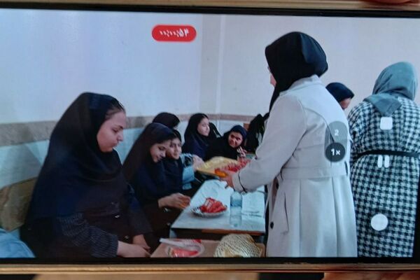 برگزاری مراسم جشن یلدا در مدرسه مهرآیین و مدرسه مریم بهارستان۲