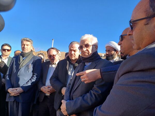 بازدید استاندار از مکان جانمایی شده برای احداث سد ۱۲ میلیون مکعبی دربند 