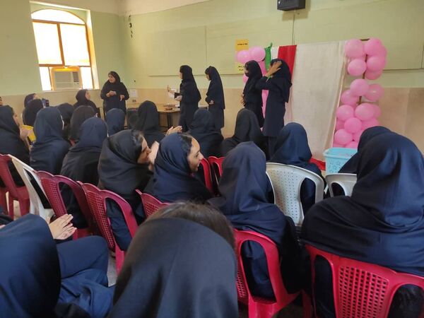 جشن میلاد حضرت زینب(س) و بزرگداشت روز پرستار در هنرستان زهرای مرضیه بندرعباس