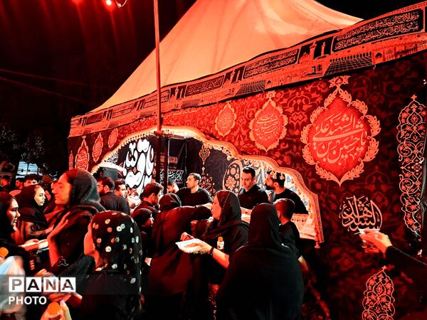 شب‌های نورانی سوگ و همدلی مردمان؛ در گلزار شهدای عباس آباد شهریار