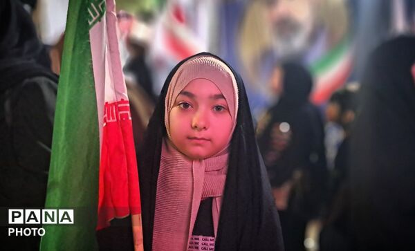 اجتماع نوجوان گالیکشی در شب پنجاه و هفتم