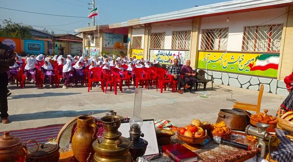 جشن هفته مازندران در دبستان نرجس خاتون گلوگاه 