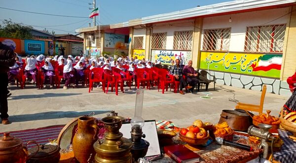 جشن هفته مازندران در دبستان نرجس خاتون گلوگاه 