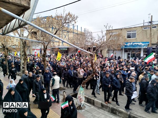 حضور پرشور‌ دانش آموزان در قدس امسال به یاد میناب 