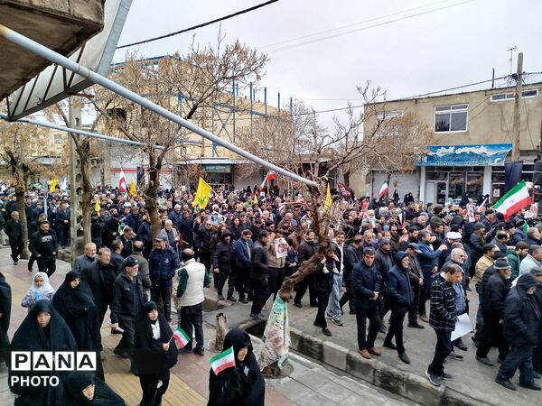 حضور پرشور‌ دانش آموزان در قدس امسال به یاد میناب 