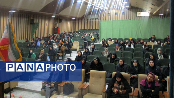 جلسه هم افزایی رابطان مشاور در کانون امام علی(ع) ناحیه یک کرج