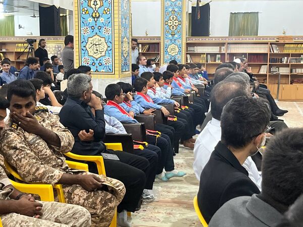 حضور قائم‌مقام معاون وزیر در سازمان دانش‌آموزی در  راهپیمایی ۱۳ آبان شهرک مروارید بندرعباس