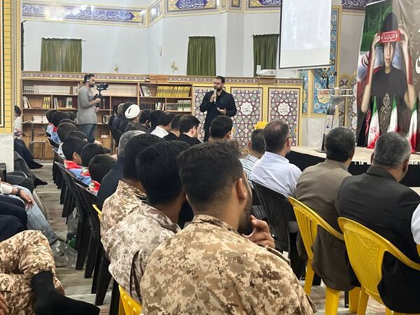 حضور قائم‌مقام معاون وزیر در سازمان دانش‌آموزی در  راهپیمایی ۱۳ آبان شهرک مروارید بندرعباس