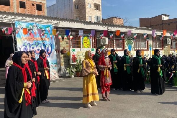 جشن باشکوه انقلاب و ایرانمون