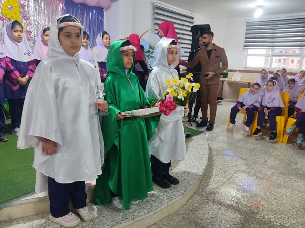 جشن فرشته‌ها در دبستان هدایت بابلسر