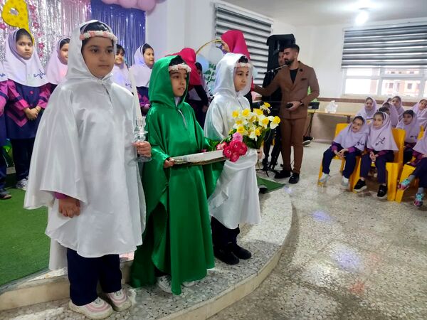 جشن فرشته‌ها در دبستان هدایت بابلسر