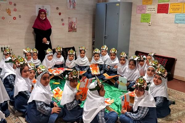 جشن قرآن کلاس اولی‌های مدرسه قمصری دوره اول ورامین