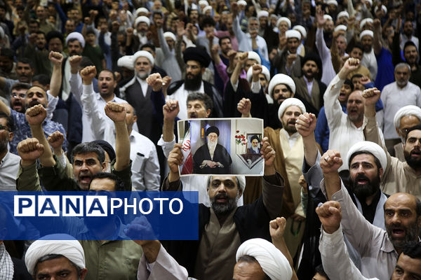 اجتماع بزرگ «فداییان ولایت، مدافعان وطن» در قم