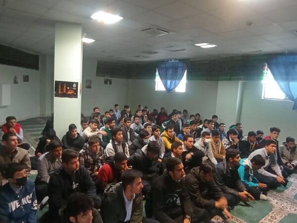 جلسه مشاوره تحصیلی برای دانش‌آموزان دبیرستان نمونه دولتی گل نراقی 3