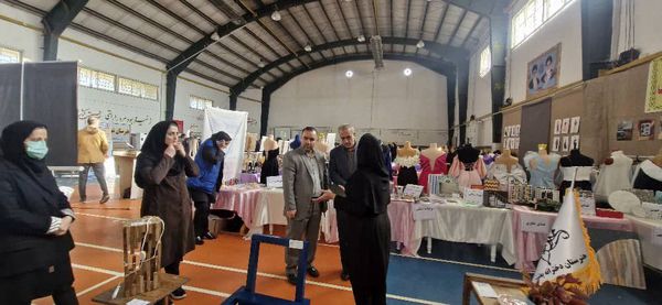 افتتاح نمایشگاه دست‌سازه‌های هنرجویان هنرستان‌های محمودآباد 