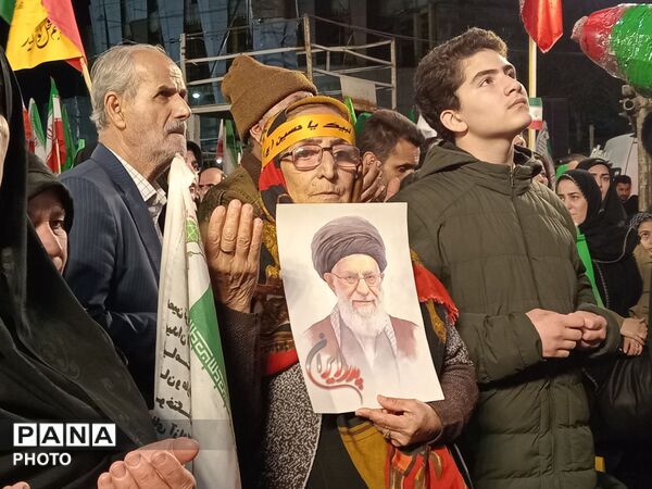 مردم  میدان مقاومت را خالی نکردند