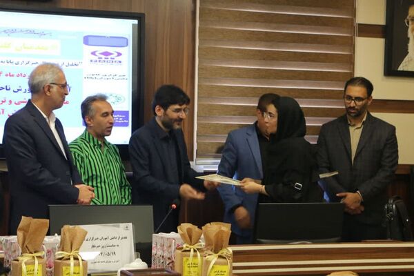 تجلیل از دانش‌آموز خبرنگاران پانا ناحیه یک شهرری به مناسبت روز خبرنگار