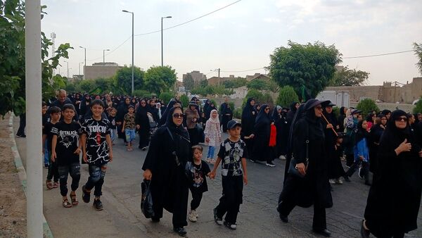 پیاده‌رویی جاماندگان اربعین در محمدشهرکرج 