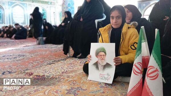 تجدید بیعت مردم بن با سومین رهبر انقلاب اسلامی در آیین گرامیداشت شهدای وطن