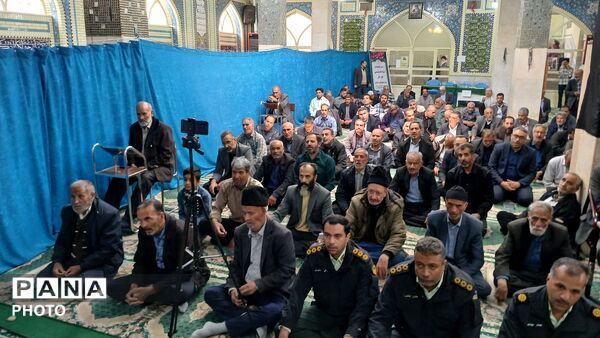 حضور مدیرکل اداره راه و شهرسازی استان در صفوف نماز جمعه بن