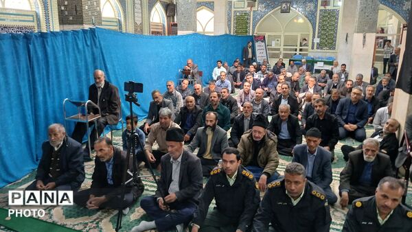 حضور مدیرکل اداره راه و شهرسازی استان در صفوف نماز جمعه بن