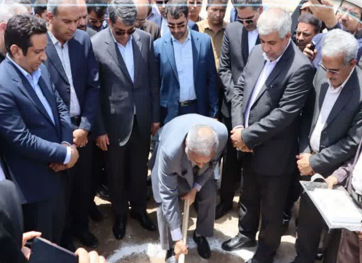 آغاز عملیات احداث مدرسه ۱۲ کلاسه عنبرآباد به دستور وزیر آموزش و پرورش 