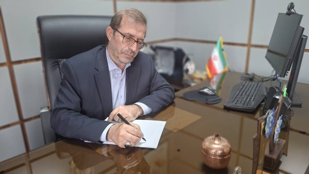 خاک، قامت معلمی عاشق را در آغوش گرفت
