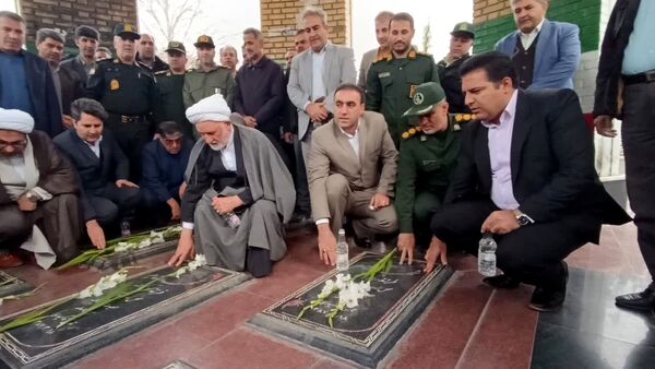 بازدید میدانی دادستان انتظامی قضات در کوهدشت و دیدار با کارکنان و خانواده شهدا