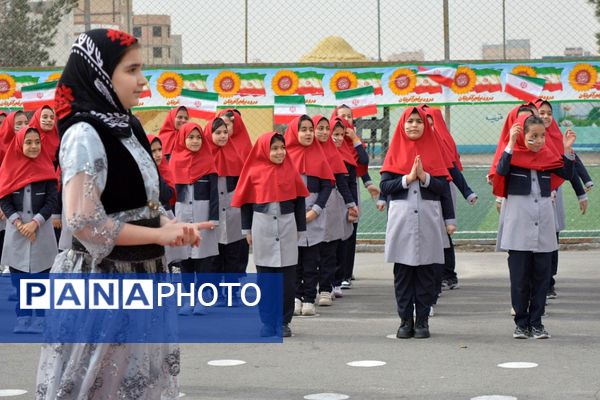 افتتاحیه طرح  «ایرانمون» در مدرسه شهدای گمنام بهارستان‌دو