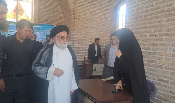 میز خدمت اداره‌های شهرستان نیشابور در جمعه خشم و نصر 